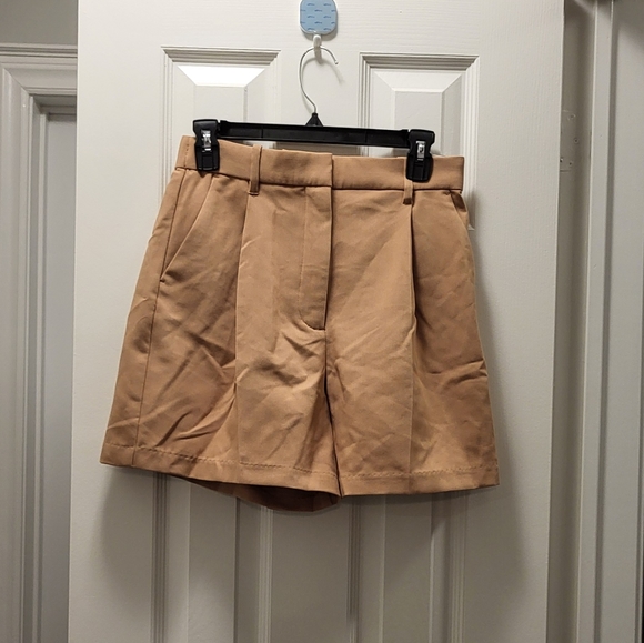 Shorts - Picture 2 of 3